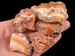 Agaty Malawi surowe kolorowe afryka kolekcja kolekcjonerski minerały kamienie (1).jpg