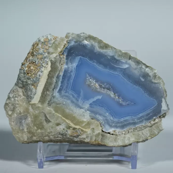 Błękitny agat, Chalcedon Malawi, Naturalny niebieski minerał, dekoracja, prezent, błękit, geoda, minerał (63).webp