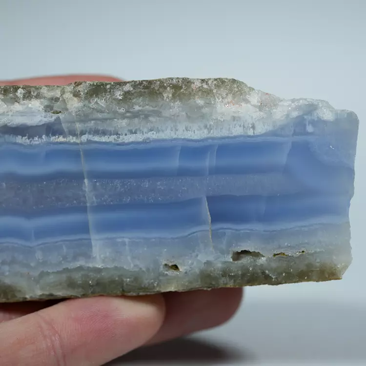 Błękitny agat, Chalcedon Malawi, Naturalny niebieski minerał, dekoracja, prezent, błękit, geoda, minerał (106).webp