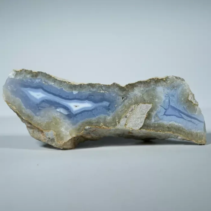 Błękitny agat, Chalcedon Malawi, Naturalny niebieski minerał, dekoracja, prezent, błękit, geoda, minerał (38).webp