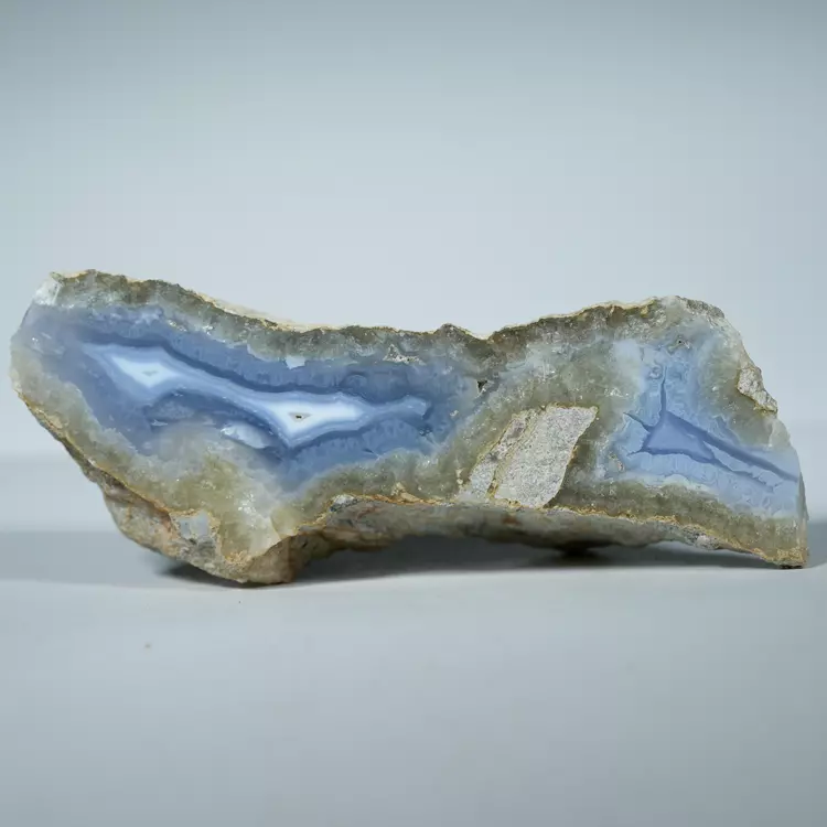 Błękitny agat, Chalcedon Malawi, Naturalny niebieski minerał, dekoracja, prezent, błękit, geoda, minerał (38).webp