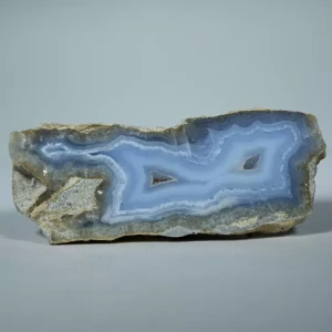 Błękitny agat, Chalcedon Malawi, Naturalny niebieski minerał, dekoracja, prezent, błękit, geoda, minerał (41).webp