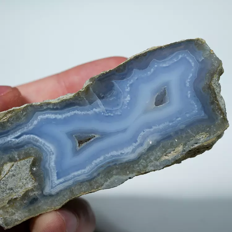 Błękitny agat, Chalcedon Malawi, Naturalny niebieski minerał, dekoracja, prezent, błękit, geoda, minerał (42).webp