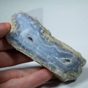 Błękitny agat, Chalcedon Malawi, Naturalny niebieski minerał, dekoracja, prezent, błękit, geoda, minerał (43).webp