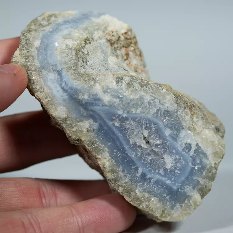 Błękitny agat, Chalcedon Malawi, Naturalny niebieski minerał, dekoracja, prezent, błękit, geoda, minerał (67).webp