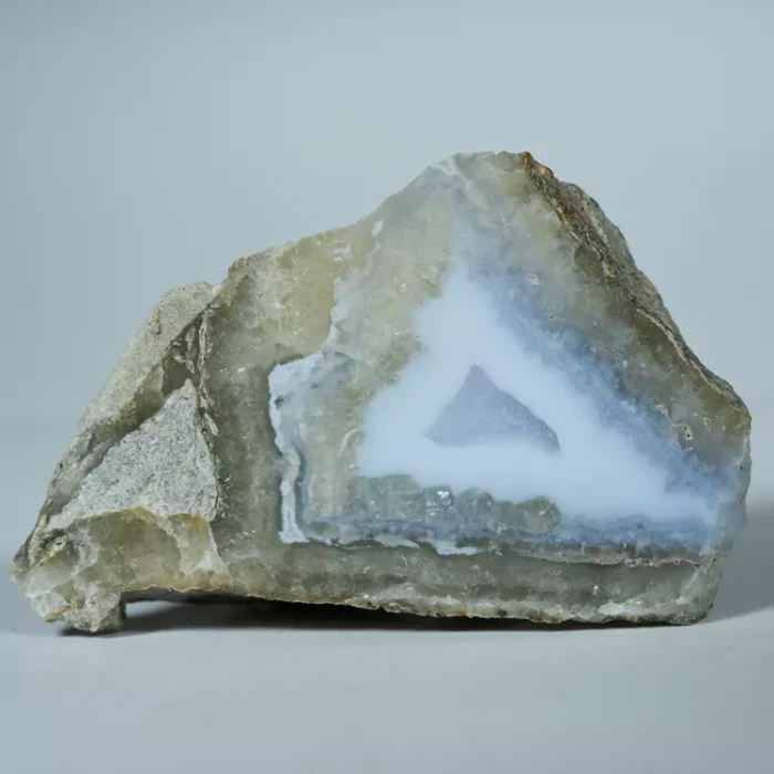 Błękitny agat, Chalcedon Malawi, Naturalny niebieski minerał, dekoracja, prezent, błękit, geoda, minerał (44).webp