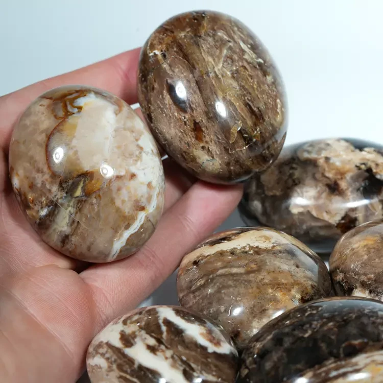 otoczak-kamien-naturalny-minerał-prezent-na-swieta-polerowany (2).webp