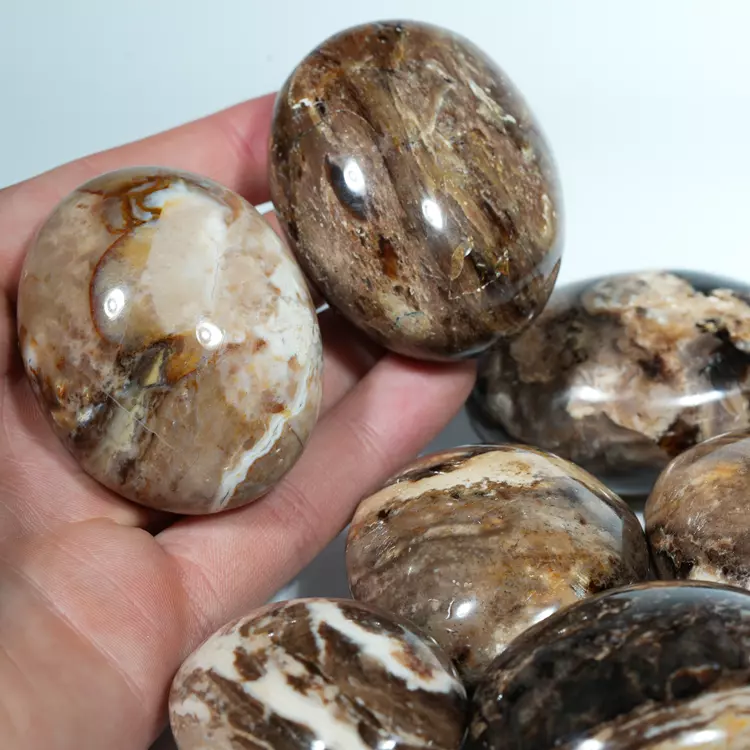 otoczak-kamien-naturalny-minerał-prezent-na-swieta-polerowany (2).webp