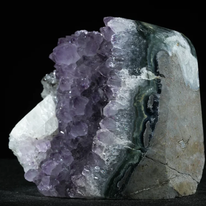 ametyst-geoda-krysztal-naturalna-dekoracja-prezent (183) (Copy).webp