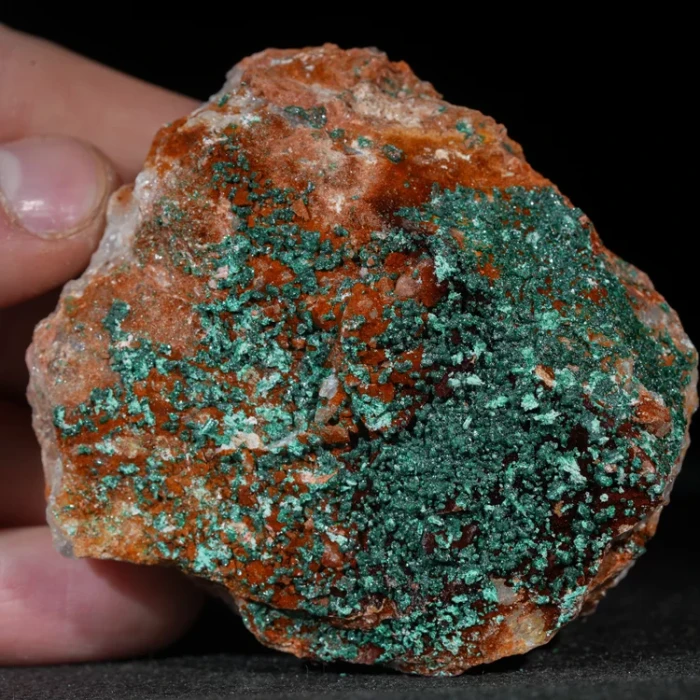 malachit-maroko-na-skale-mineral-naturalny-krysztal (22) (Copy).webp