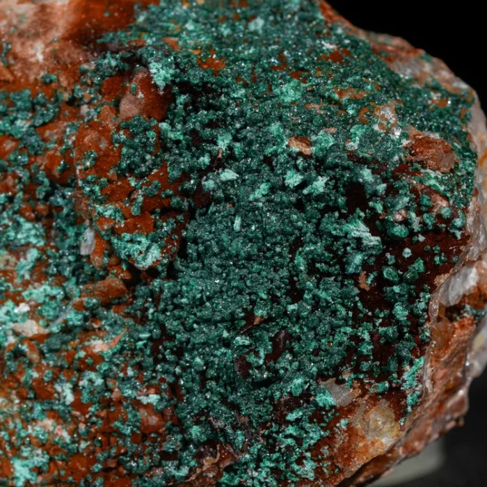 malachit-maroko-na-skale-mineral-naturalny-krysztal (24) (Copy).webp