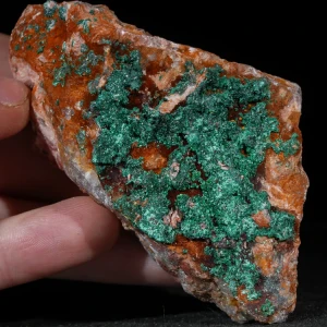 malachit-maroko-na-skale-mineral-naturalny-krysztal (32) (Copy).webp