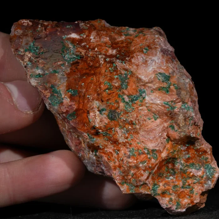 malachit-maroko-na-skale-mineral-naturalny-krysztal (33) (Copy).webp