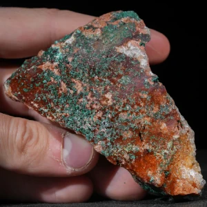 malachit-maroko-na-skale-mineral-naturalny-krysztal (2) (Copy).webp