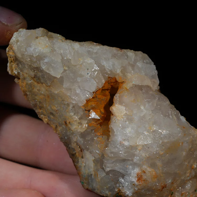 malachit-maroko-na-skale-mineral-naturalny-krysztal (37) (Copy).webp