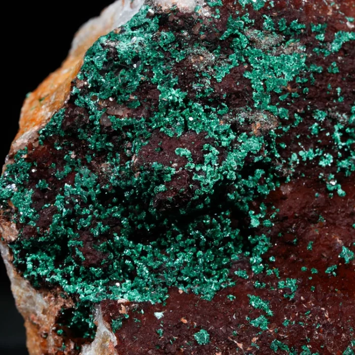 malachit-maroko-na-skale-mineral-naturalny-krysztal (97) (Copy).webp