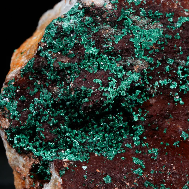 malachit-maroko-na-skale-mineral-naturalny-krysztal (97) (Copy).webp