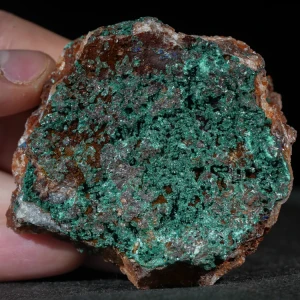malachit-maroko-na-skale-mineral-naturalny-krysztal (15) (Copy).webp