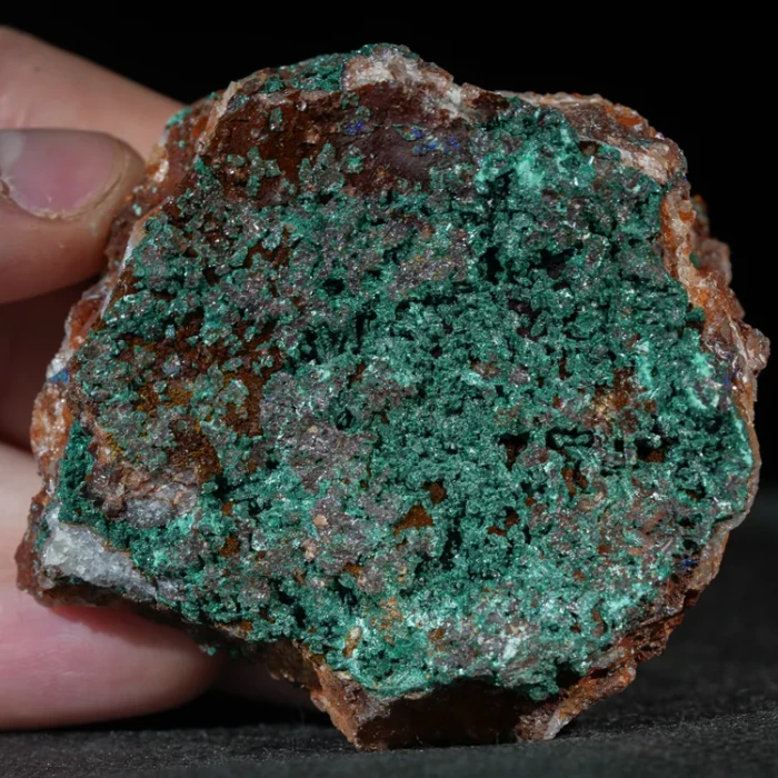 malachit-maroko-na-skale-mineral-naturalny-krysztal (15) (Copy).webp