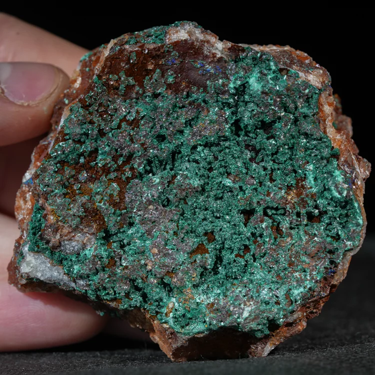 malachit-maroko-na-skale-mineral-naturalny-krysztal (15) (Copy).webp