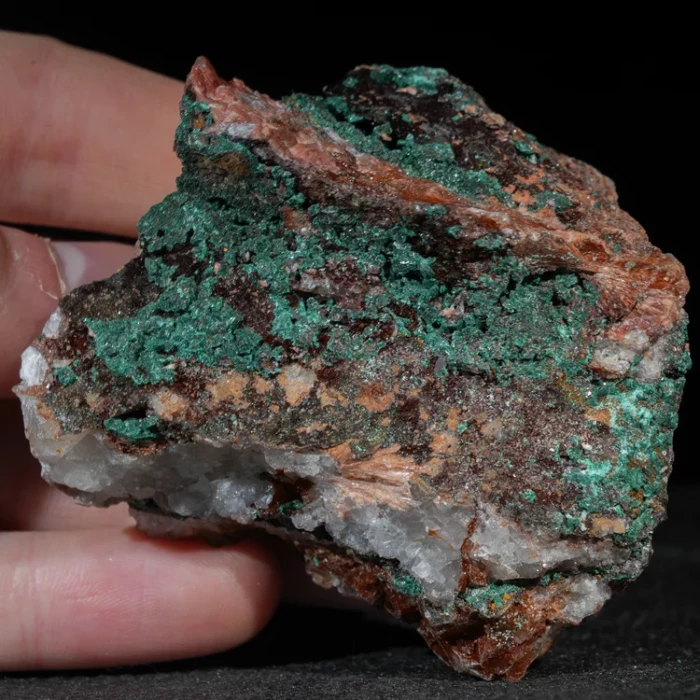 malachit-maroko-na-skale-mineral-naturalny-krysztal (18) (Copy).webp
