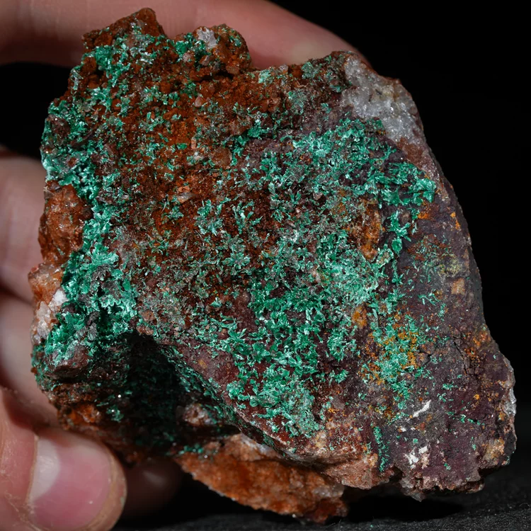 malachit-maroko-na-skale-mineral-naturalny-krysztal (29) (Copy).webp