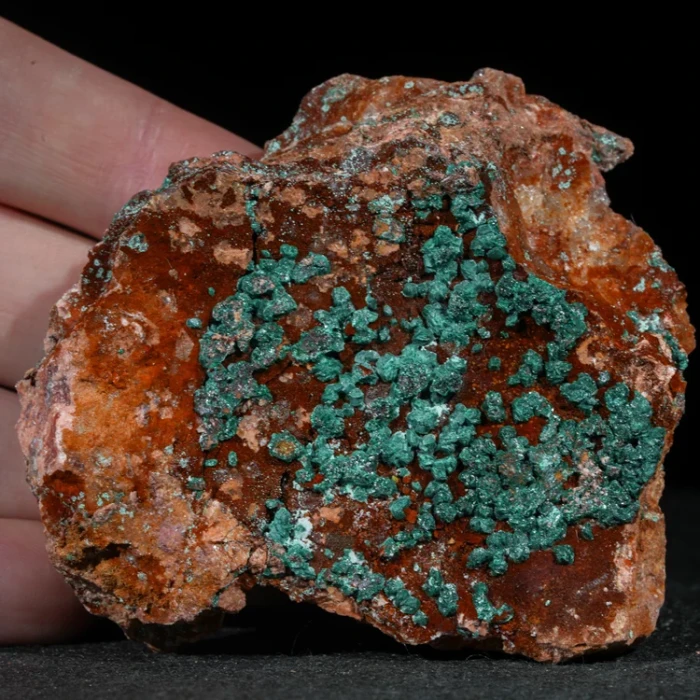 malachit-maroko-na-skale-mineral-naturalny-krysztal (60) (Copy).webp