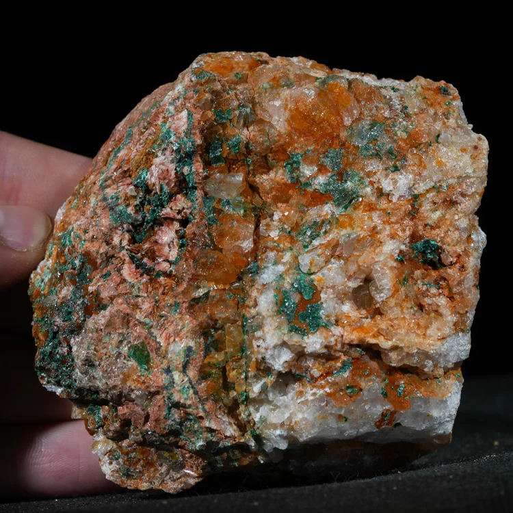 malachit-maroko-na-skale-mineral-naturalny-krysztal (84) (Copy).webp