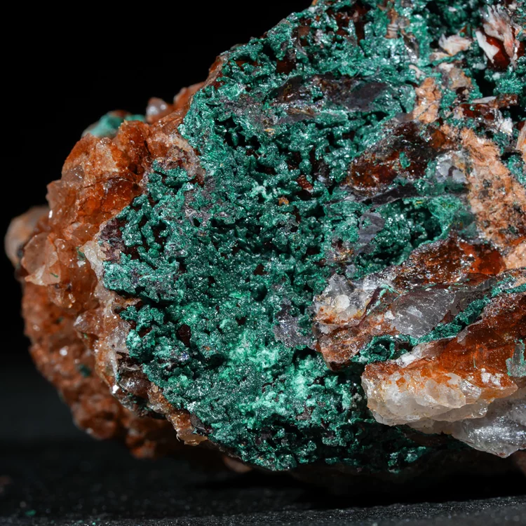 malachit-maroko-na-skale-mineral-naturalny-krysztal (93) (Copy).webp