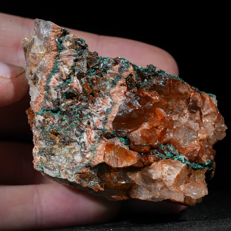 malachit-maroko-na-skale-mineral-naturalny-krysztal (90) (Copy).webp
