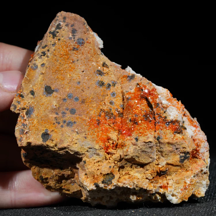 wanadynit-maroko-baryt-naturalne-krysztaly (3) (Copy).webp
