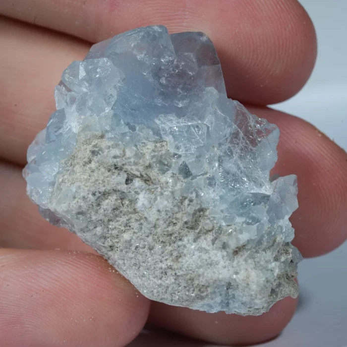 celestyn-naturalne-niebieskie-krysztaly-mineraly (10).webp