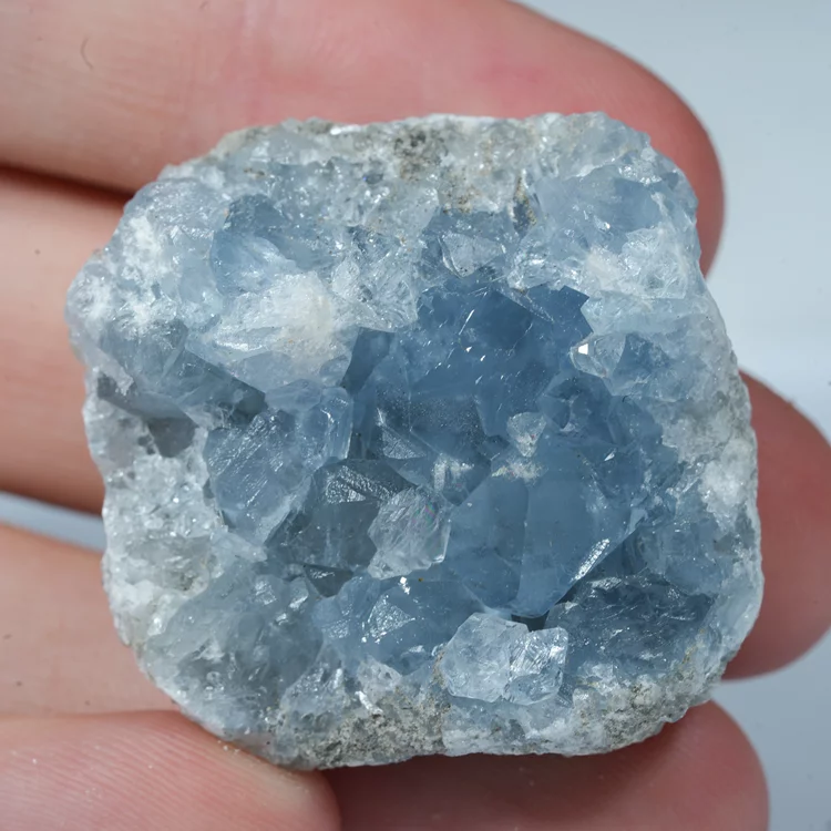 celestyn-naturalne-niebieskie-krysztaly-mineraly (22).webp