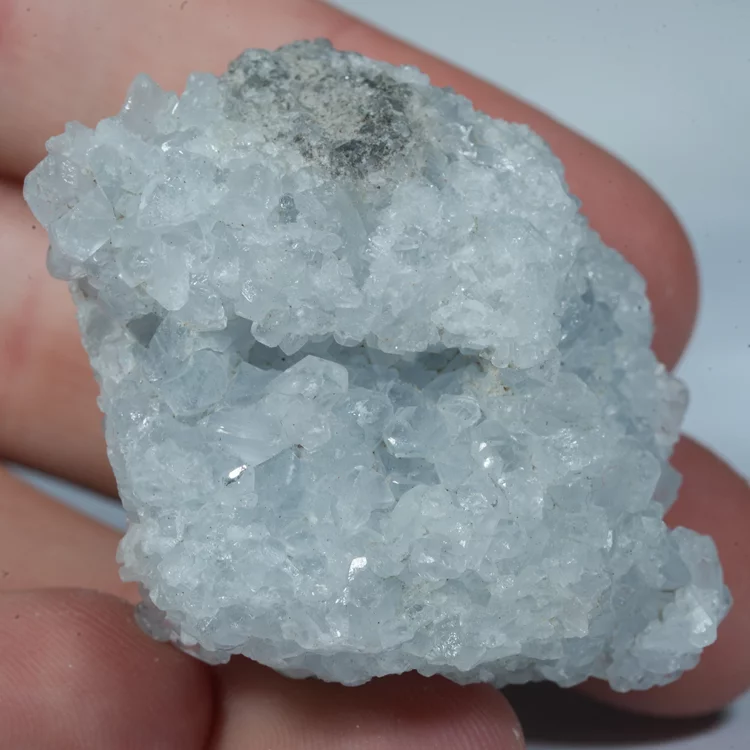 celestyn-naturalne-niebieskie-krysztaly-mineraly (71).webp
