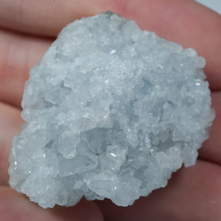 celestyn-naturalne-niebieskie-krysztaly-mineraly (72).webp