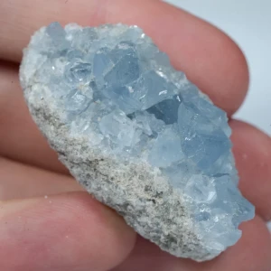 celestyn-naturalne-niebieskie-krysztaly-mineraly (95).webp