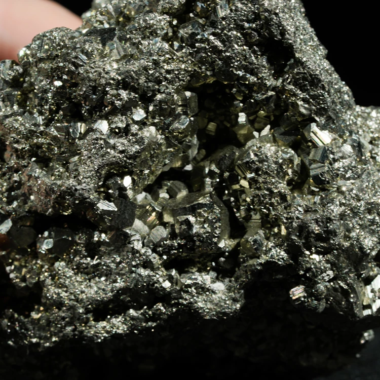 piryt-zloty-kamien-naturalny-pirytowe (18).webp