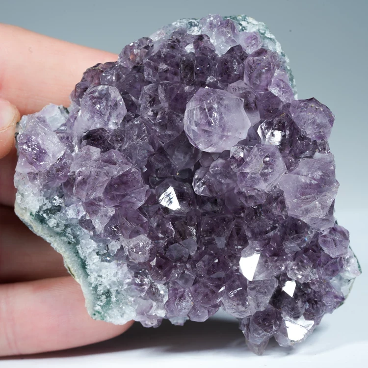 ametyst-naturalne-fioletowe-krysztaly (42).webp