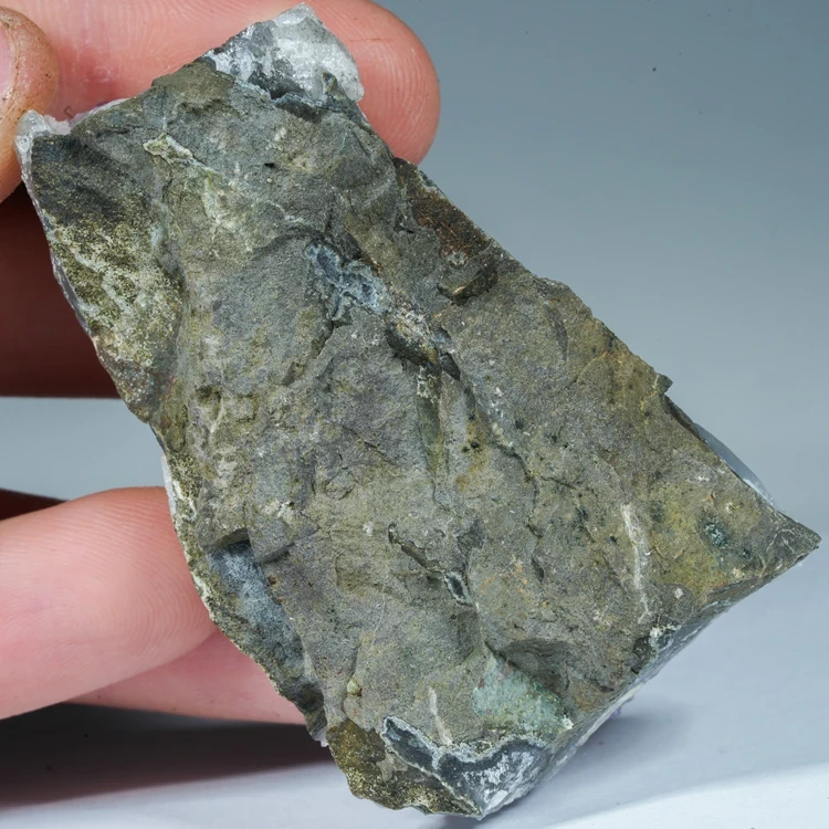 ametyst-naturalne-fioletowe-krysztaly (85).webp