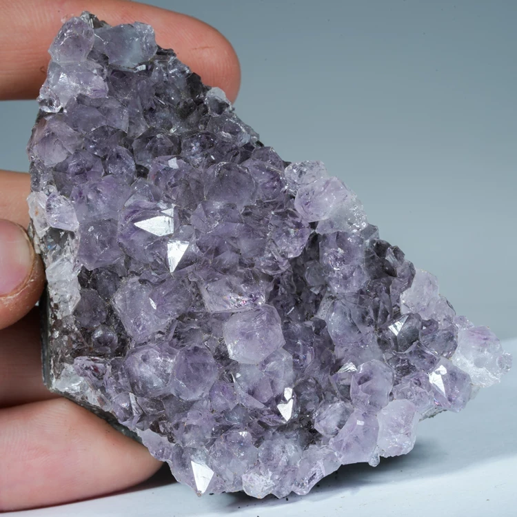 ametyst-naturalne-fioletowe-krysztaly (89).webp