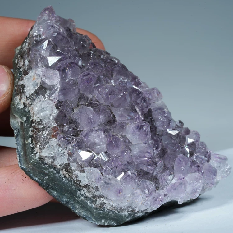 ametyst-naturalne-fioletowe-krysztaly (90).webp