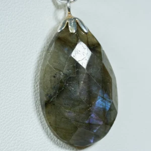 wisiorek-z-kamienia-naturalnego-mineraly (123).webp