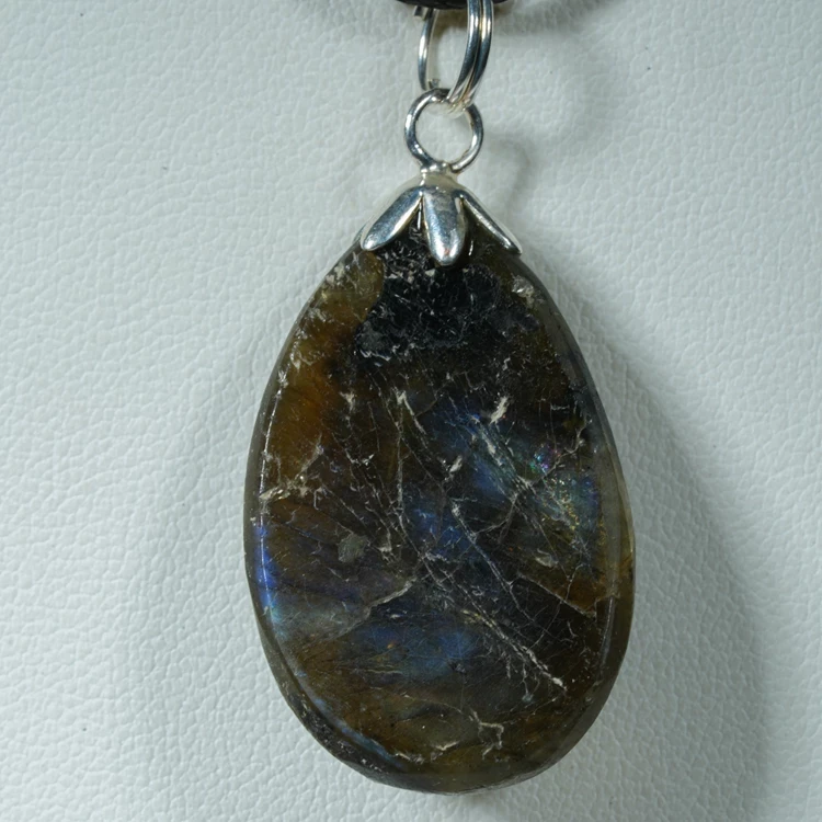 wisiorek-z-kamienia-naturalnego-mineraly (99).webp