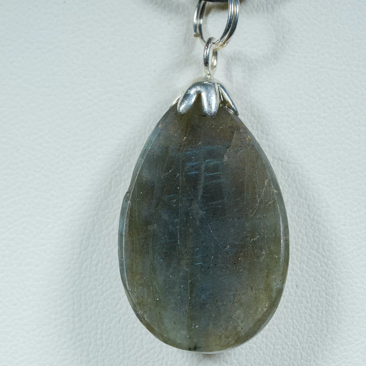 wisiorek-z-kamienia-naturalnego-mineraly (107).webp