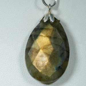wisiorek-z-kamienia-naturalnego-mineraly (94).webp