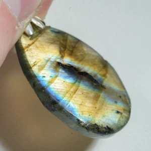 wisiorek-z-kamienia-naturalnego-mineraly (95).webp