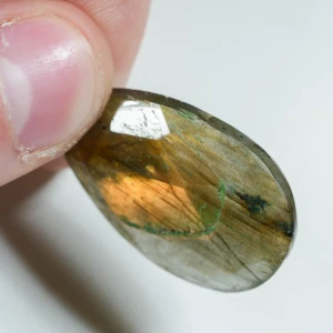 wisiorek-z-kamienia-naturalnego-mineraly (103).webp