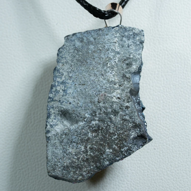 wisiorek-z-kamienia-naturalnego-mineraly (5).webp