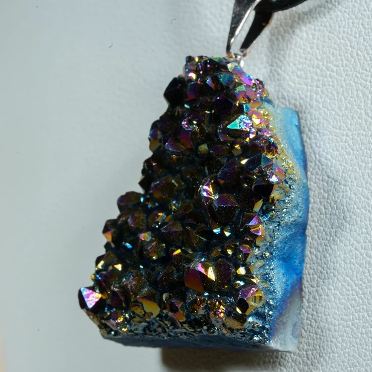 wisiorek-z-kamienia-naturalnego-mineraly (20).webp
