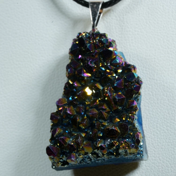wisiorek-z-kamienia-naturalnego-mineraly (19).webp